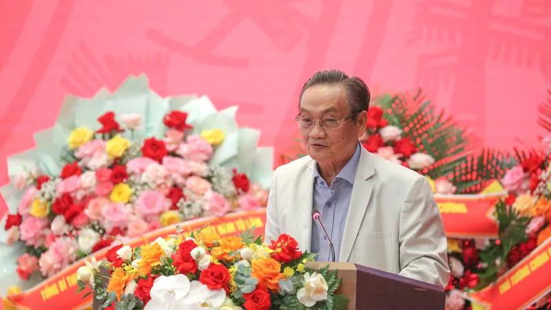 TS Trần Du Lịch phát biểu tại Diễn đàn. Ảnh: HỒ LONG