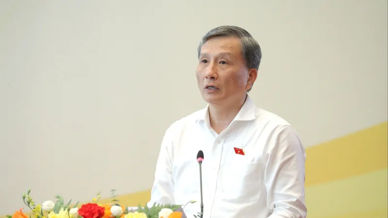 Chủ nhiệm Ủy ban Khoa học, Công nghệ và Môi trường Lê Quang Huy phát biểu tại hội thảo
