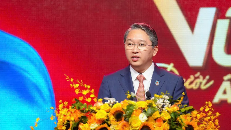 Bộ trưởng Bộ Tư pháp Nguyễn Hải Ninh trình bày diễn văn khai mạc