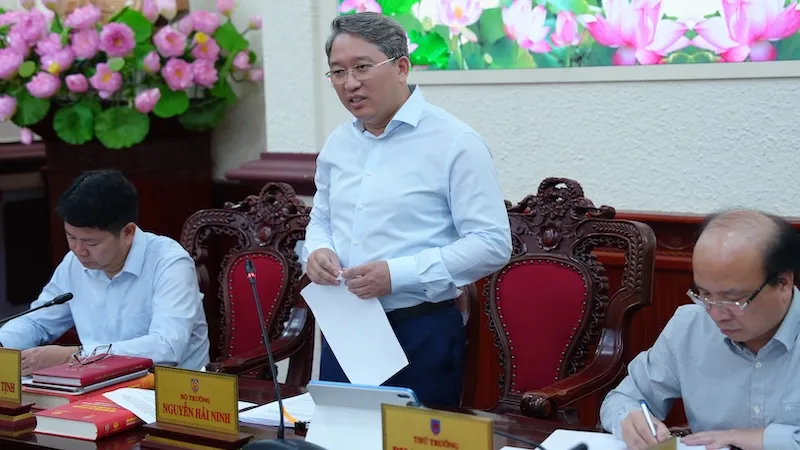 Bộ trưởng Bộ Tư pháp Nguyễn Hải Ninh chủ trì phiên họp 