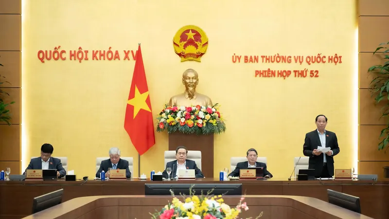 Phó Chủ tịch Quốc hội Trần Quang Phương điều hành thảo luận 