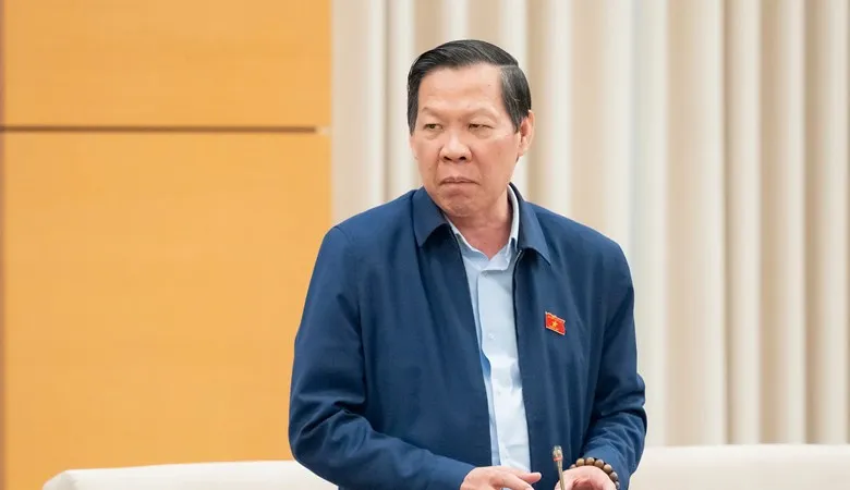 Chủ nhiệm Ủy ban Kinh tế và Tài chính Phan Văn Mãi nêu quan điểm thẩm tra