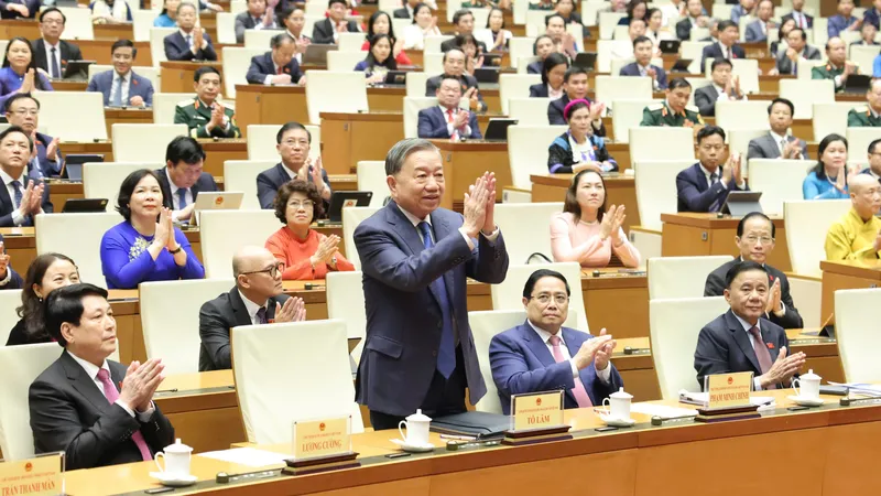 Tổng Bí thư Tô Lâm, Chủ tịch nước Lương Cường, Thủ tướng Phạm Minh Chính, Thường trực Ban Bí thư Trần Cẩm Tú và các đại biểu dự phiên bế mạc, chiều 11-12. Ảnh: QUANG PHÚC