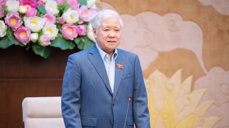 Phó Chủ tịch Thường trực Quốc hội Đỗ Văn Chiến phát biểu tại cuộc họp