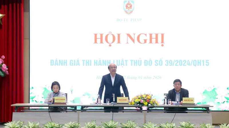 Thứ trưởng Bộ Tư pháp Phan Chí Hiếu phát biểu tại hội nghị 