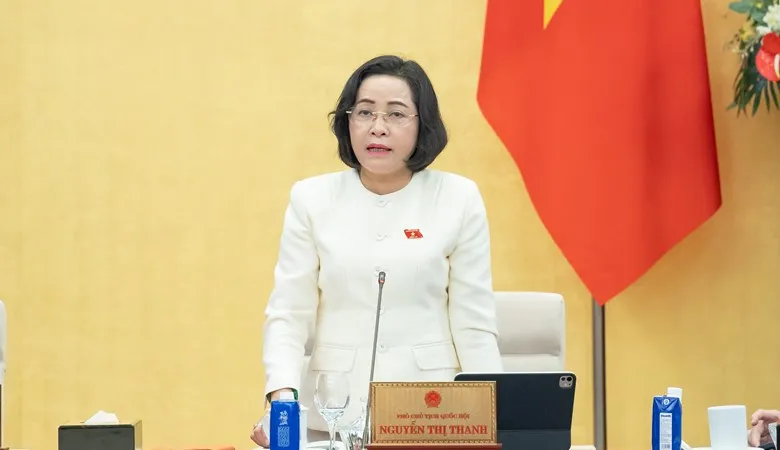 Phó Chủ tịch Quốc hội Nguyễn Thị Thanh phát biểu tại phiên họp UBTVQH. Ảnh: VIẾT CHUNG 