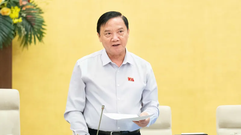 Phó Chủ tịch Quốc hội Nguyễn Khắc Định điều hành phiên họp