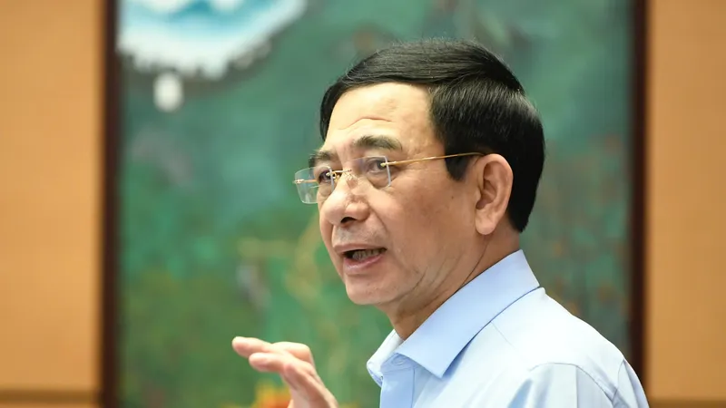 Đại tướng Phan Văn Giang, Phó Thủ tướng kiêm Bộ trưởng Bộ Quốc phòng (ĐB tỉnh Thái Nguyên) phát biểu tại phiên họp tổ sáng 20-4. Ảnh: VIẾT CHUNG 