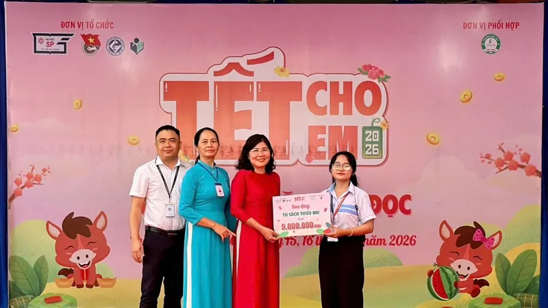 Vui tươi chương trình "Tết cho em – Phát triển văn hóa đọc"