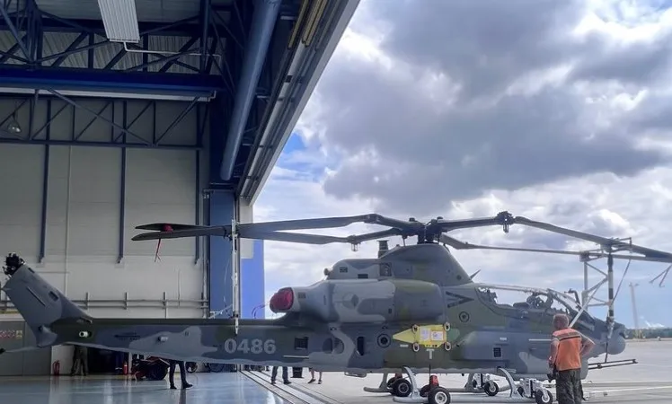 Trực thăng Viper được Czech mua từ Mỹ. Ảnh: US Naval Air Systems Command