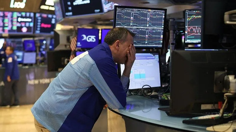 Thị trường chứng khoán Mỹ giảm điểm sâu nhất kể từ năm 2020