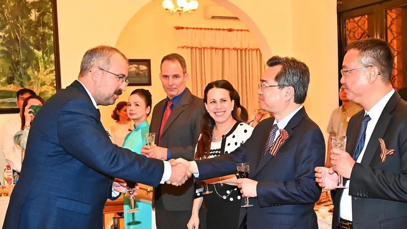 TPHCM tăng cường hợp tác với các địa phương của Nga