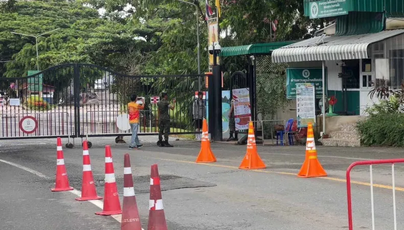 Cổng biên giới tại tỉnh Trat giáp biên giới Campuchia đã bị đóng. Ảnh: BANGKOK POST
