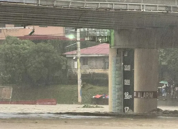 Hàng chục ngàn người Philippines phải sơ tán vì bão Wipha