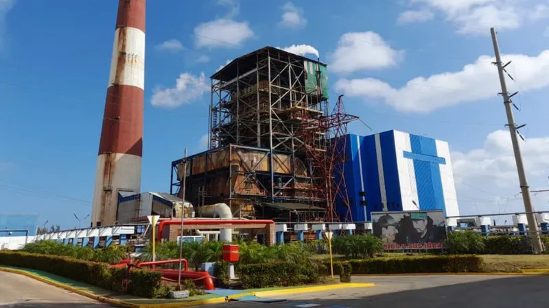 Cuba: Kích hoạt cơ chế khẩn cấp khôi phục sự cố sập lưới điện quốc gia