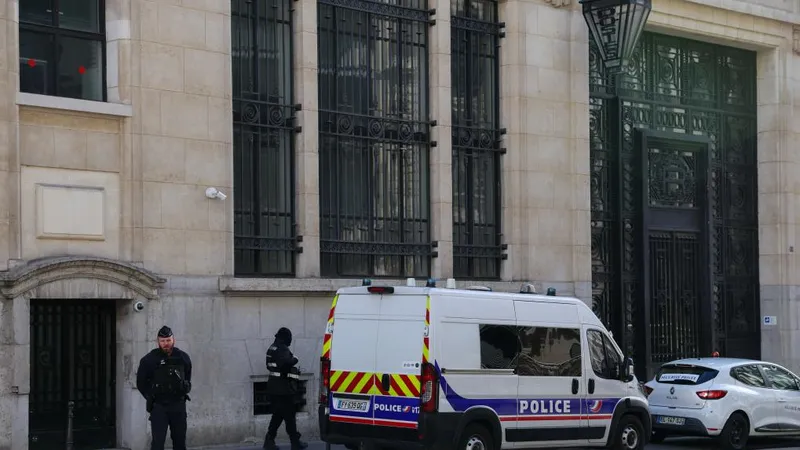Pháp: Chặn vụ đánh bom bên ngoài ngân hàng Mỹ tại Paris
