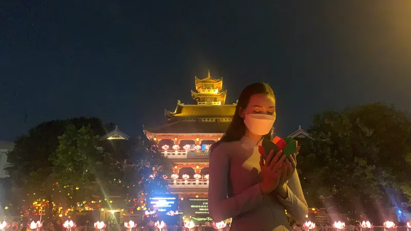 Lễ tưởng niệm và cầu siêu cho đồng bào tử vong và cán bộ, chiến sĩ hy sinh trong đại dịch Covid-19 ở Thánh Tịnh Ngọc Minh Đài, quận 4, TPHCM. uận 4