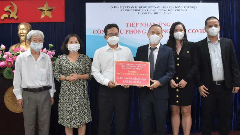 TPHCM tiếp nhận 10.000 máy đo huyết áp trị giá 8 tỷ đồng