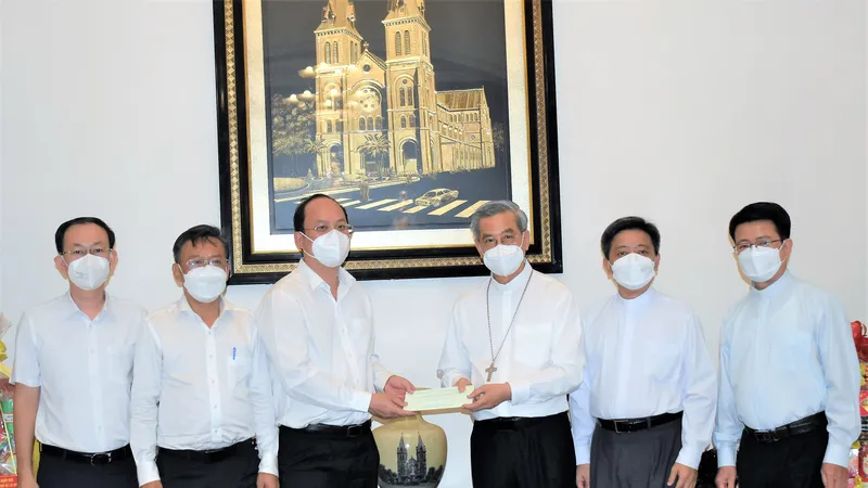 Phó Bí thư Thành ủy TPHCM Nguyễn Hồ Hải thăm, chúc tết Tòa Tổng Giám mục Tổng Giáo phận TPHCM và Tổng Giám mục Nguyễn Năng.
