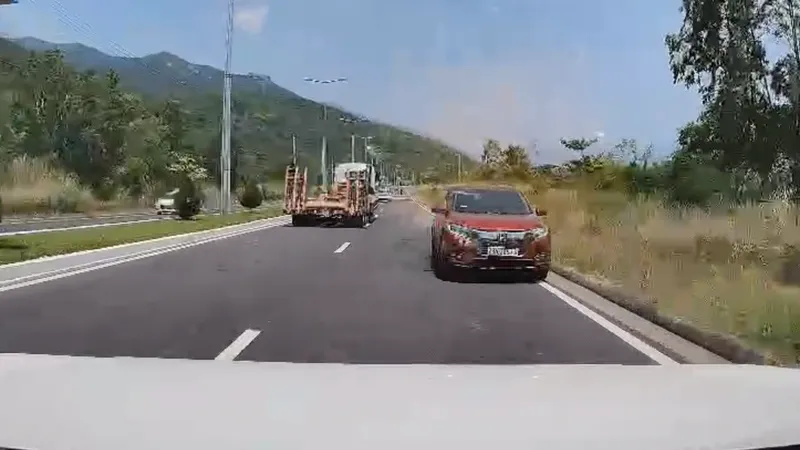 Nha Trang: Xử phạt nữ tài xế đi ngược chiều trên đèo Cù Hin