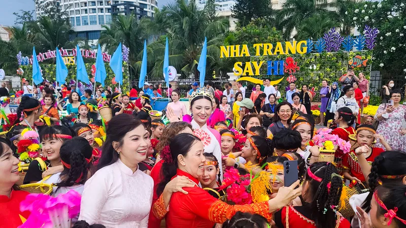 Khánh Hòa đón 667 ngàn lượt khách trong 4 ngày lễ hội 