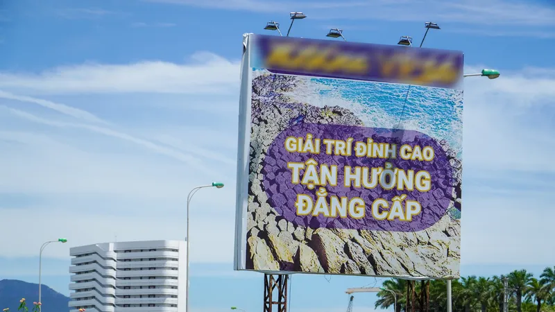 Khánh Hòa: Xử lý nghiêm tình trạng bảng quảng cáo cá cược
