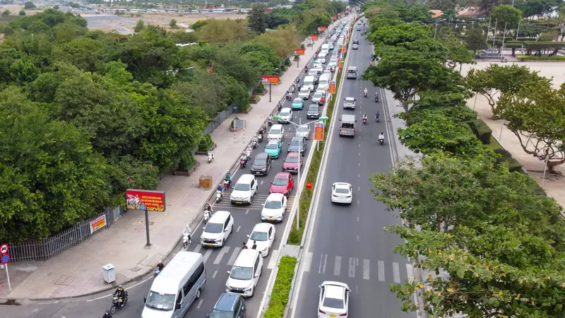 Thí điểm lắp đặt tủ đổi pin xe máy điện tại Nha Trang