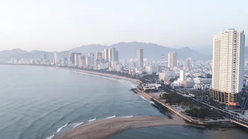 Cồn cát tự nhiên hướng ra biển Nha Trang hút khách