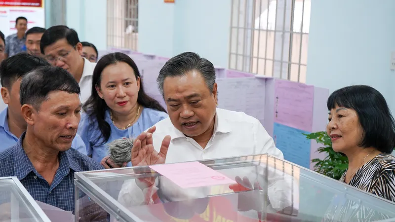 Kiểm tra công tác bầu cử tại Khánh Hòa