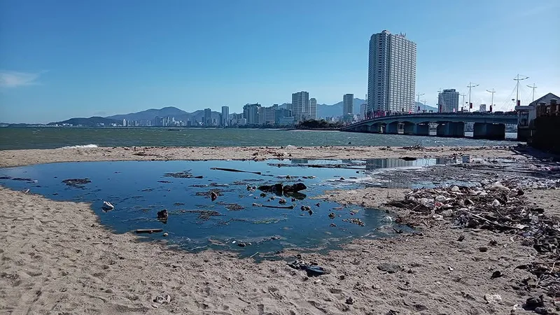 Sẽ tháo dỡ đường ống xả thải trái phép ra biển Nha Trang