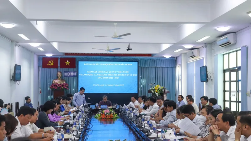 Quang cảnh buổi làm việc