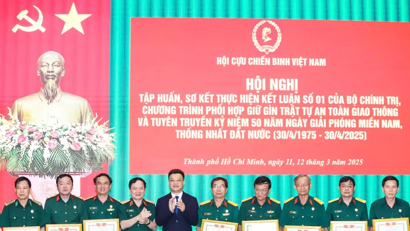 Mỗi cựu chiến binh là một tấm gương sáng trong chấp hành pháp luật giao thông