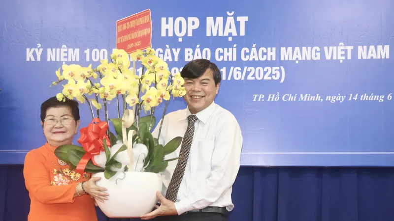 Nhà báo kháng chiến: Một thời làm báo, một đời cống hiến