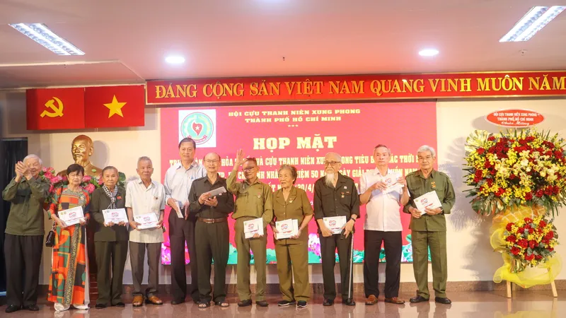 TPHCM: Họp mặt, tri ân dân công hỏa tuyến và cựu thanh niên xung phong tiêu biểu