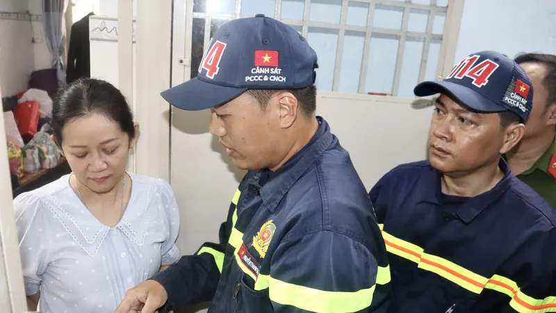 Lực lượng cảnh sát PCCC-CNCH tuyên truyền an toàn PCCC cho cư dân chung cư