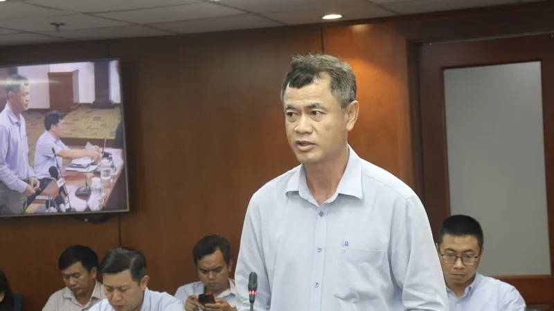 Xây dựng chính sách cấm xe xăng 2 bánh tham gia dịch vụ vận tải
