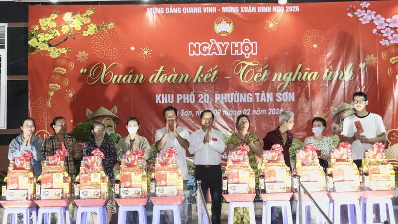Ngày hội “Xuân đoàn kết - Tết nghĩa tình” gắn kết tình làng, nghĩa xóm 