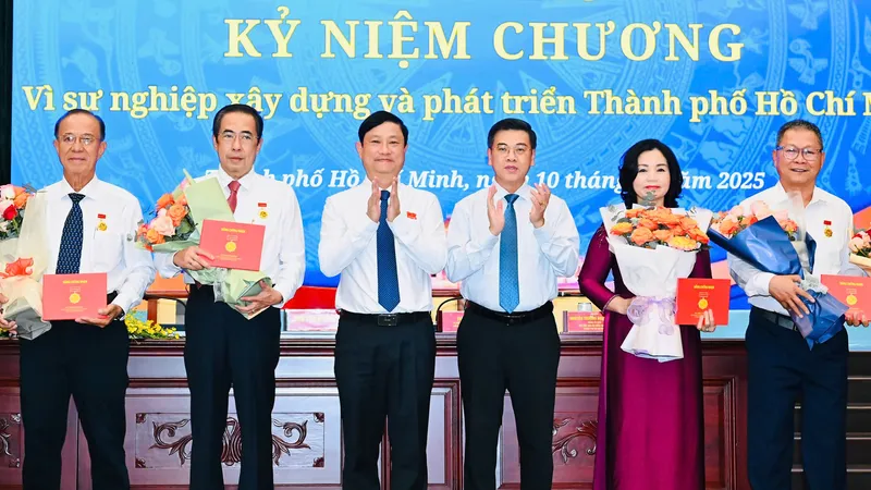 Chủ tịch HĐND TPHCM Võ Văn Minh: Thông qua các nghị quyết để Thành phố làm tốt hơn vai trò đầu tàu