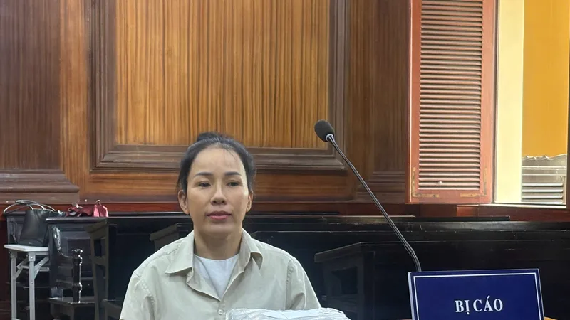 Tòa tuyên y án 1 năm 9 tháng tù đối với YouTuber Đinh Thị Lan
