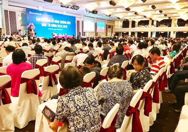  Phản ứng của cổ đông khi “ghế nóng” Sacombank dần lộ diện
