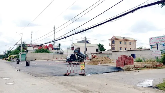 Được sử dụng đất trống trong khu quy hoạch xây dựng sân thể thao, sân chơi...