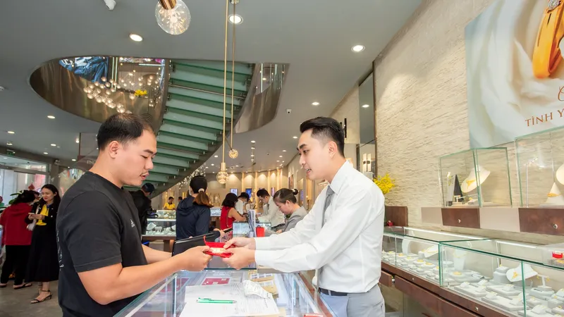Không chỉ vàng miếng SJC mà vàng nhẫn cũng tăng mạnh 