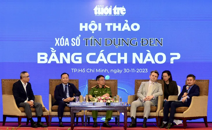 Các đại biểu thảo luận giải pháp xóa "tín dụng đen" tại hội thảo