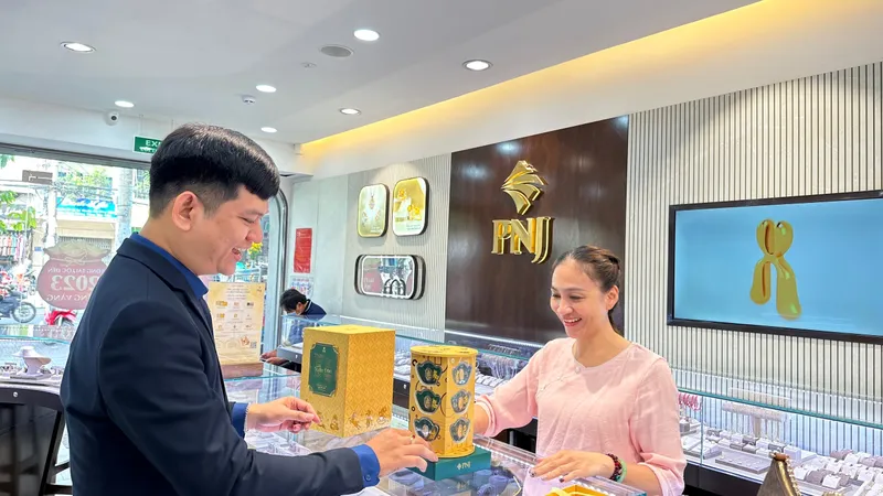 Sáng 11-5, giá vàng trong nước giảm mạnh sau 2 phiên "bất động"