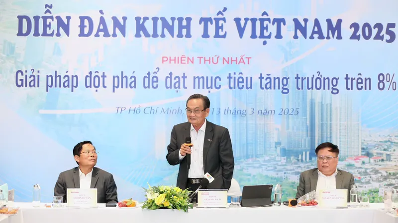 Bơm vốn cho nền kinh tế, cẩn trọng vết xe đổ “bong bóng tài sản”