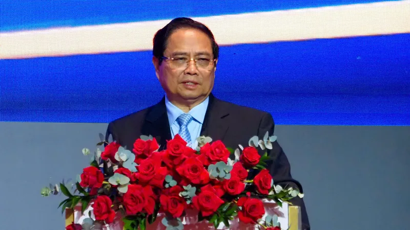 Thủ tướng Phạm Minh Chính chủ trì hội nghị. Ảnh: HOÀNG HÙNG