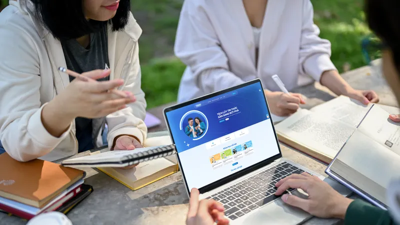 Ra mắt Cổng thông tin Tài chính số miễn phí dành cho sinh viên