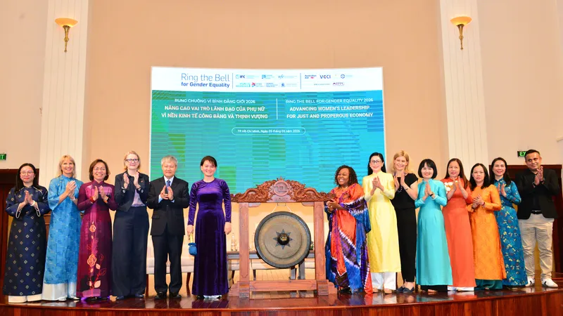 Chương trình “Rung chuông vì Bình đẳng giới” được tổ chức tại HOSE ngày 5-3. Ảnh: NHUNG NGUYỄN