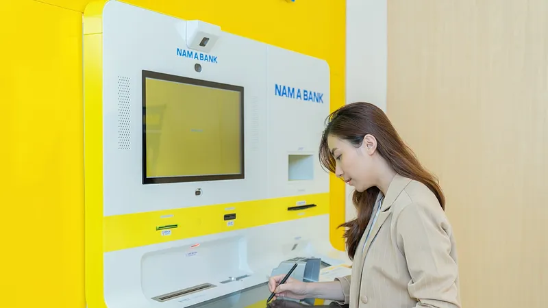 Ngân hàng tăng cường "lá chắn số" trước làn sóng lừa đảo AI