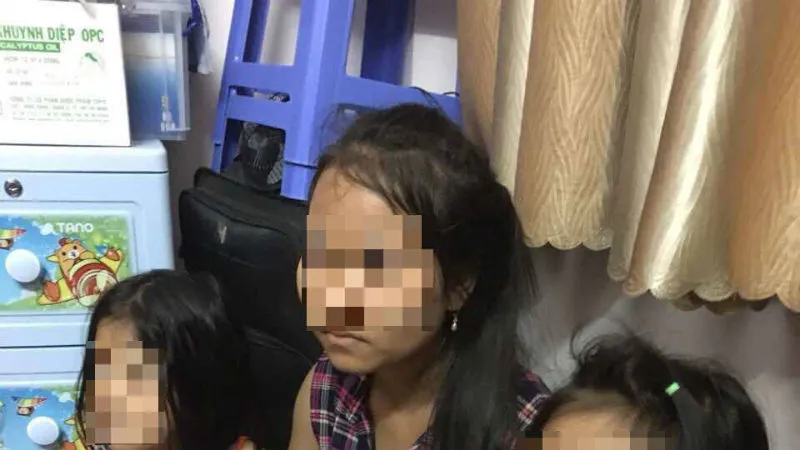Hai cháu bé được giải cứu thành công.